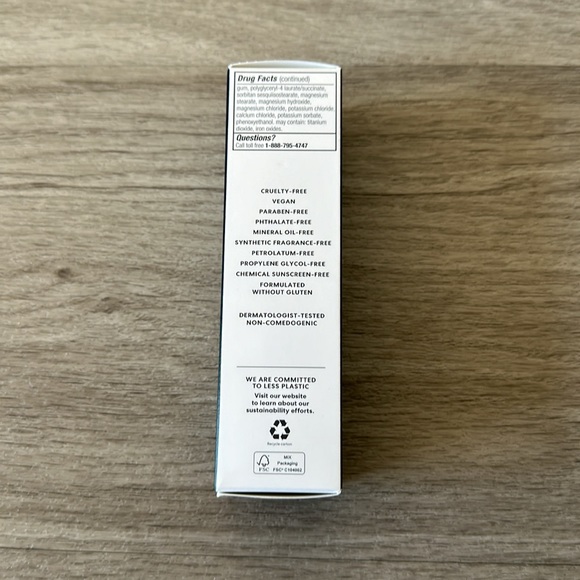 NEW bareMinerals COMPLEXION RESCUE Tinted Moisturizer - Picture 4 of 9